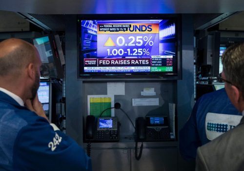 Hoe beïnvloeden rentebesluiten van centrale banken de beurs?
