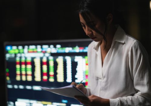 Hoe beïnvloedt rente en inflatie groeiaandelen?