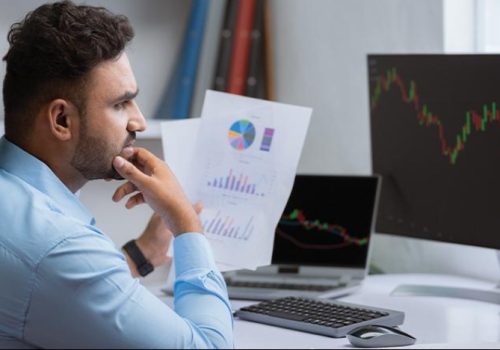 Wat is kwantitatieve verruiming (QE) en hoe stimuleert dit de economie?